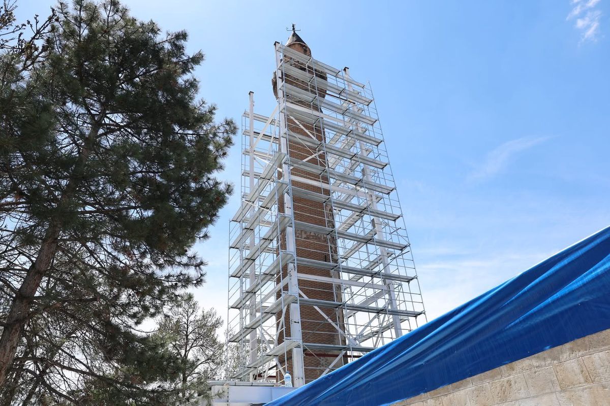 Sivas Ulu Cami'de Tarihi Restorasyon: 1200 Ton Beton Kaldırıldı, Minare Güçlendiriliyor