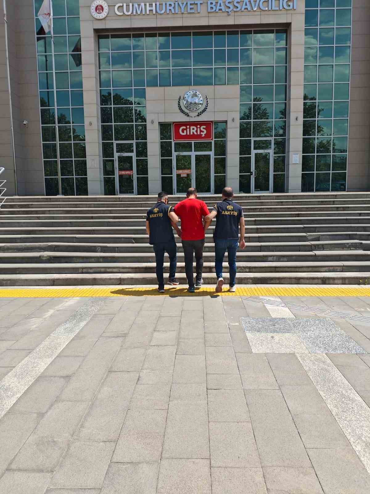 Tekirdağ'da 74 Aranan Kişi Yakalandı