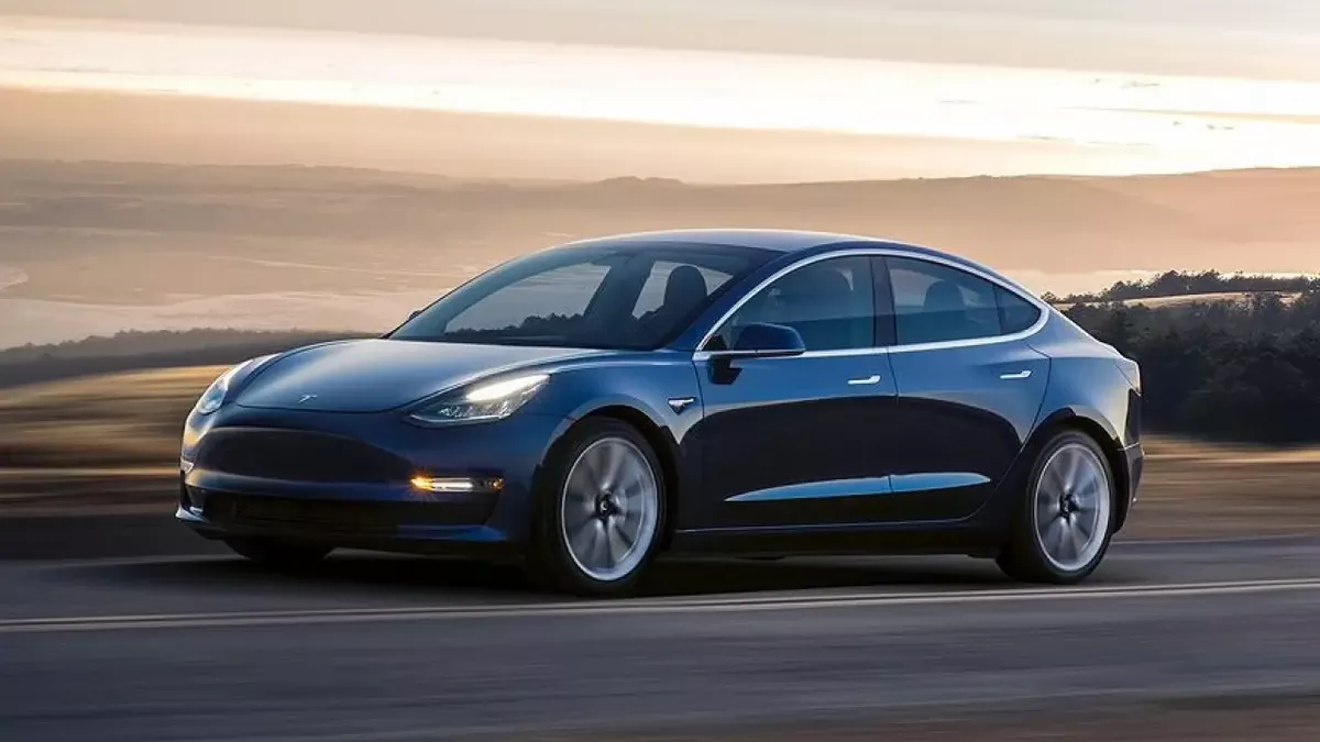 Tesla İlanına Cüzdan Yakan Cezal