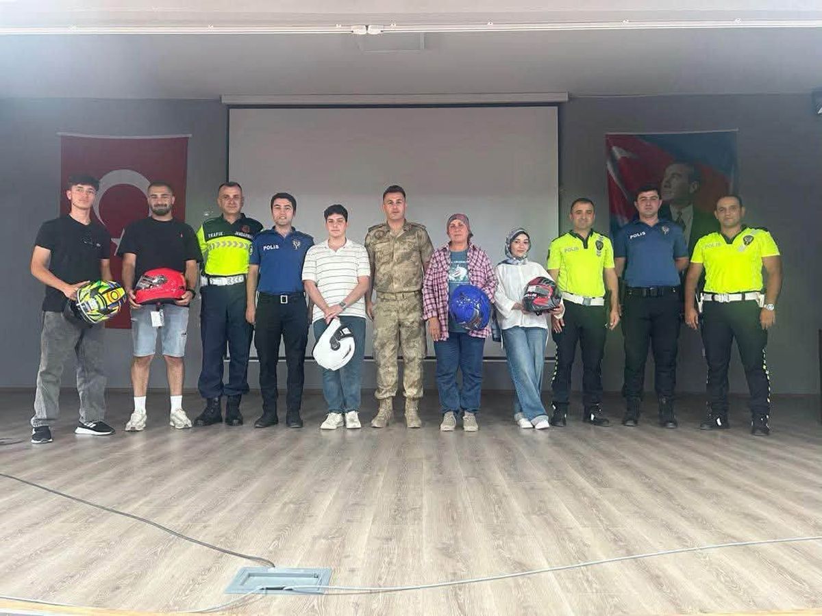 Erzincan'da Motosiklet Sürücülerine Trafik Güvenliği Eğitimi