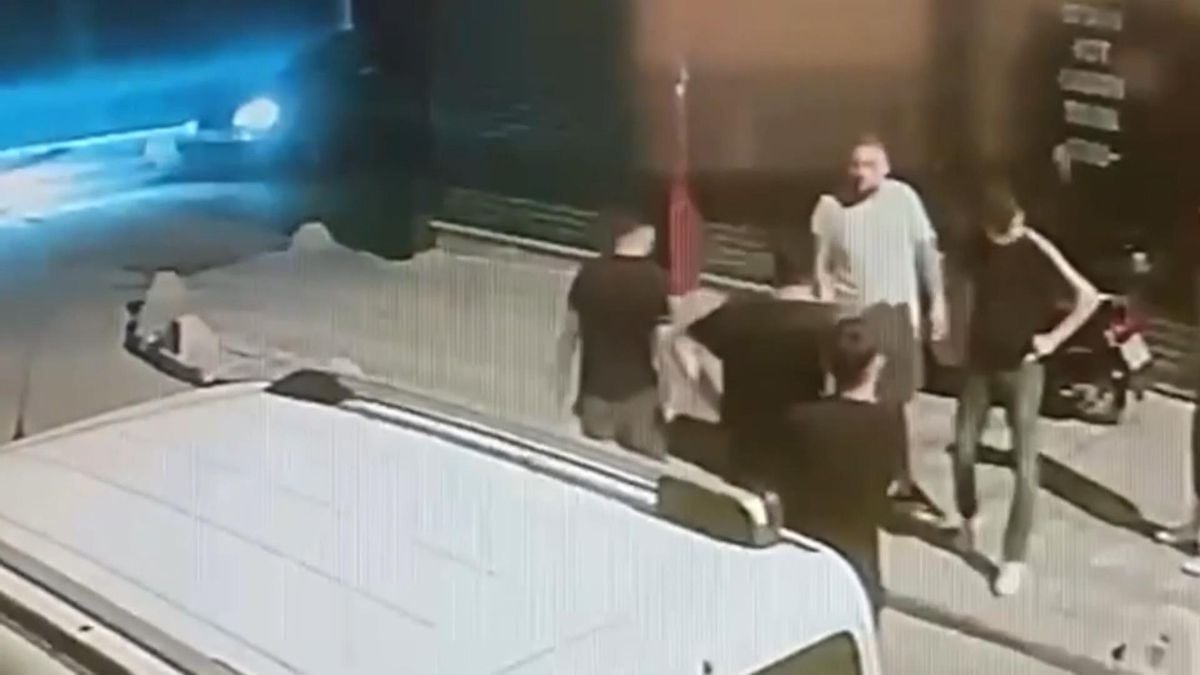 Zeytinburnu'nda bıçaklı saldırı anbean kamerada