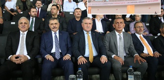 Bakan Çiftçi ve Bakan Bak da tribündeydi! Amedspor-Erzurumspor maçında Türkçe ve Kürtçe pankart