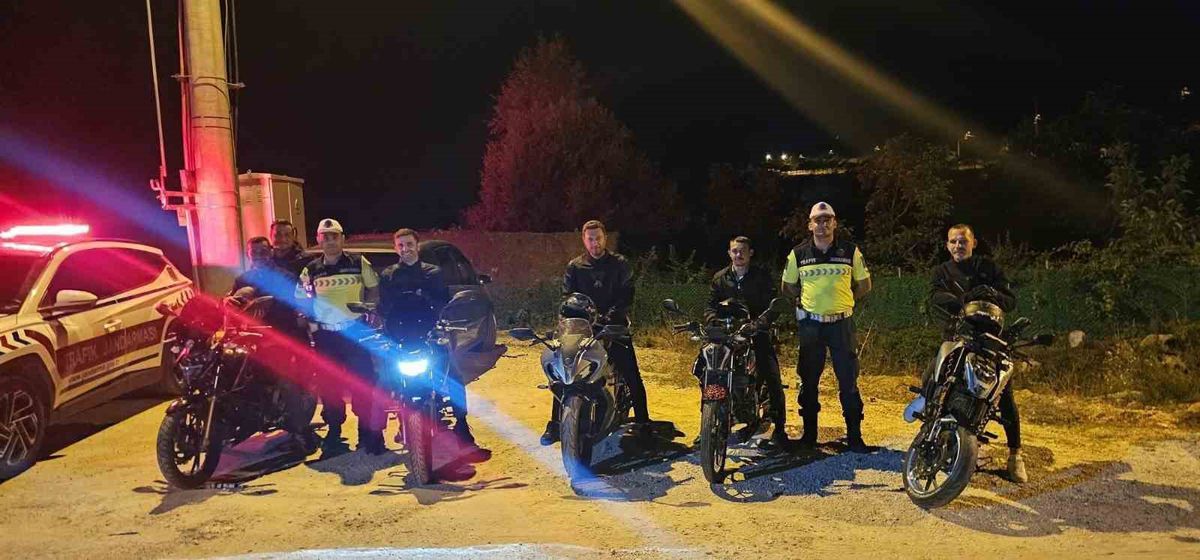 Bilecik'te Motosiklet Sürücülerine Güvenli Sürüş Eğitimi