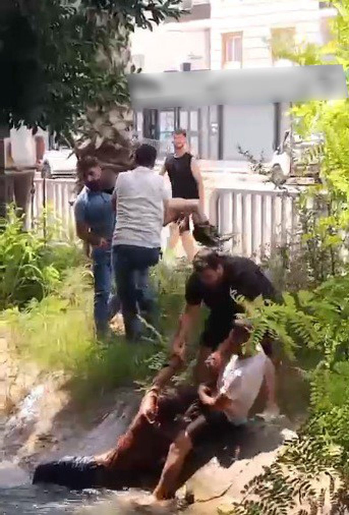 Tarsus'ta Çocuk Su Kanalından Kurtarıldı