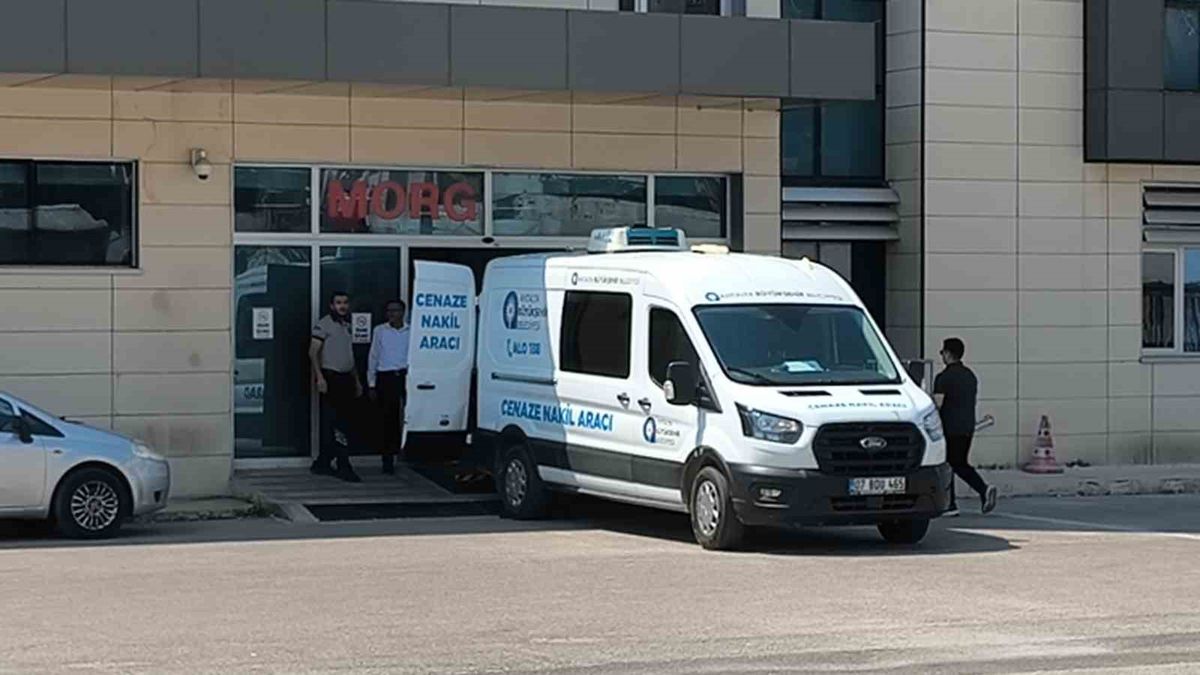 Akseki'de Feci Kaza: Yaşlı Çift Hayatını Kaybetti, 3 Kişi Yaralandı
