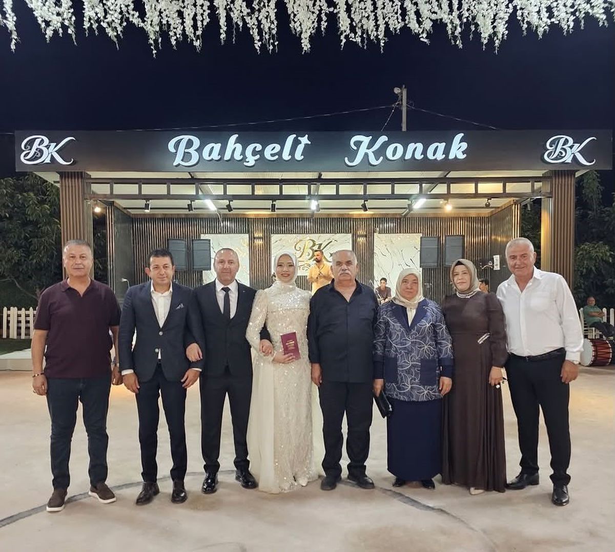 Motosikletli Düğün: Gelin Arabası Yerine Yarış Motosikleti