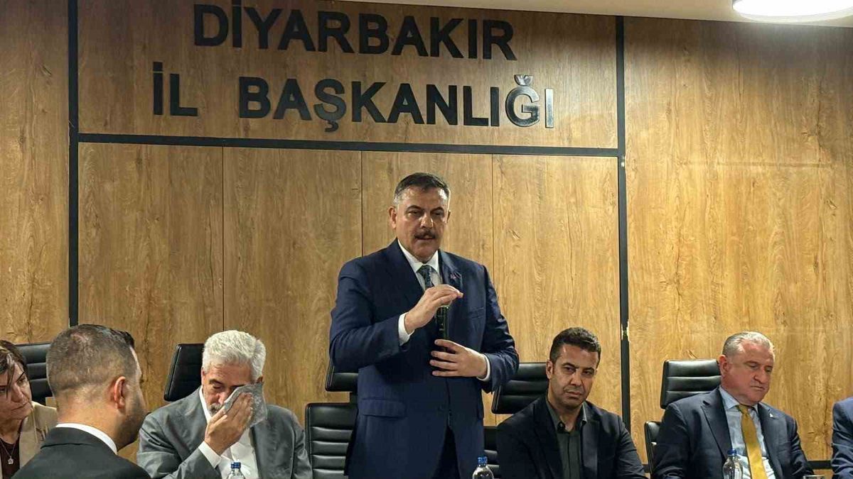 Bakanlardan Diyarbakır’da Maç ve Yatırım Mesajı