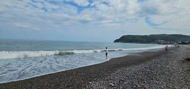 karadeniz de balik bollugu yasaniyor oltasini 2 20149648 o