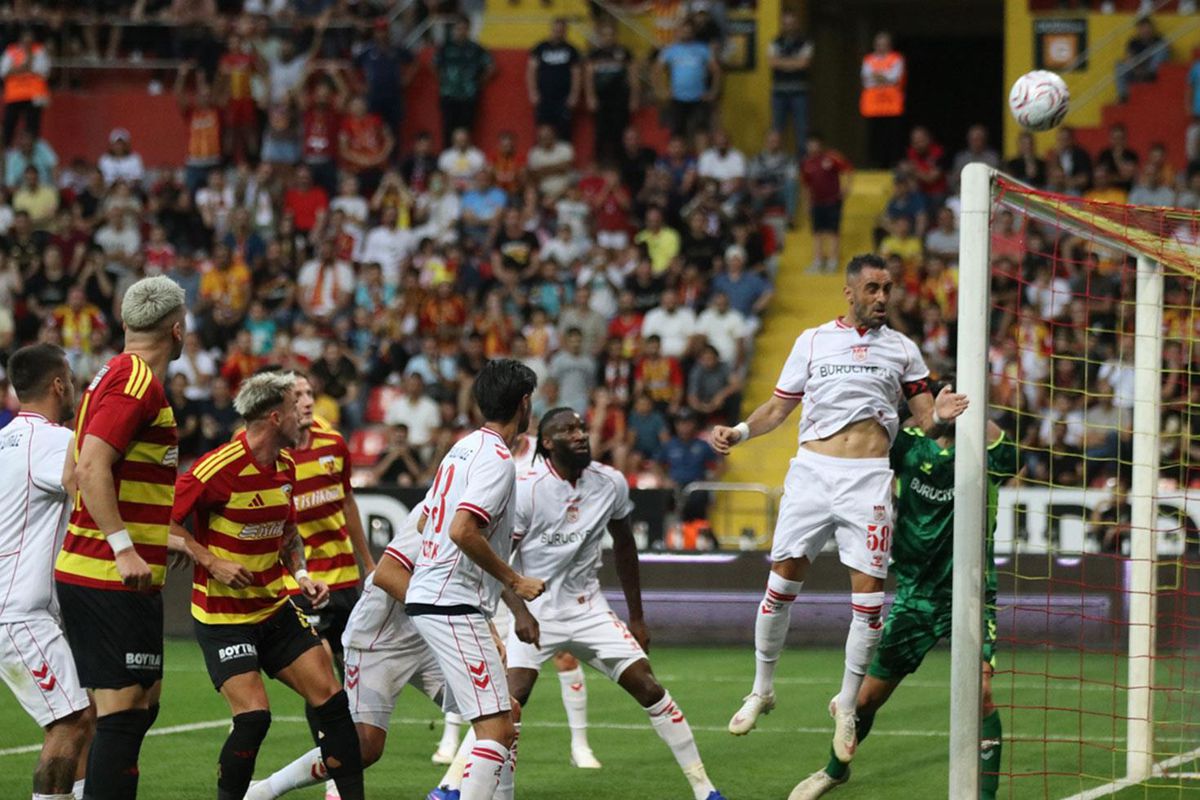 Kayserispor'dan kusursuz başlangıç! Sivasspor'u devirdi, 2'de 2 yaptı