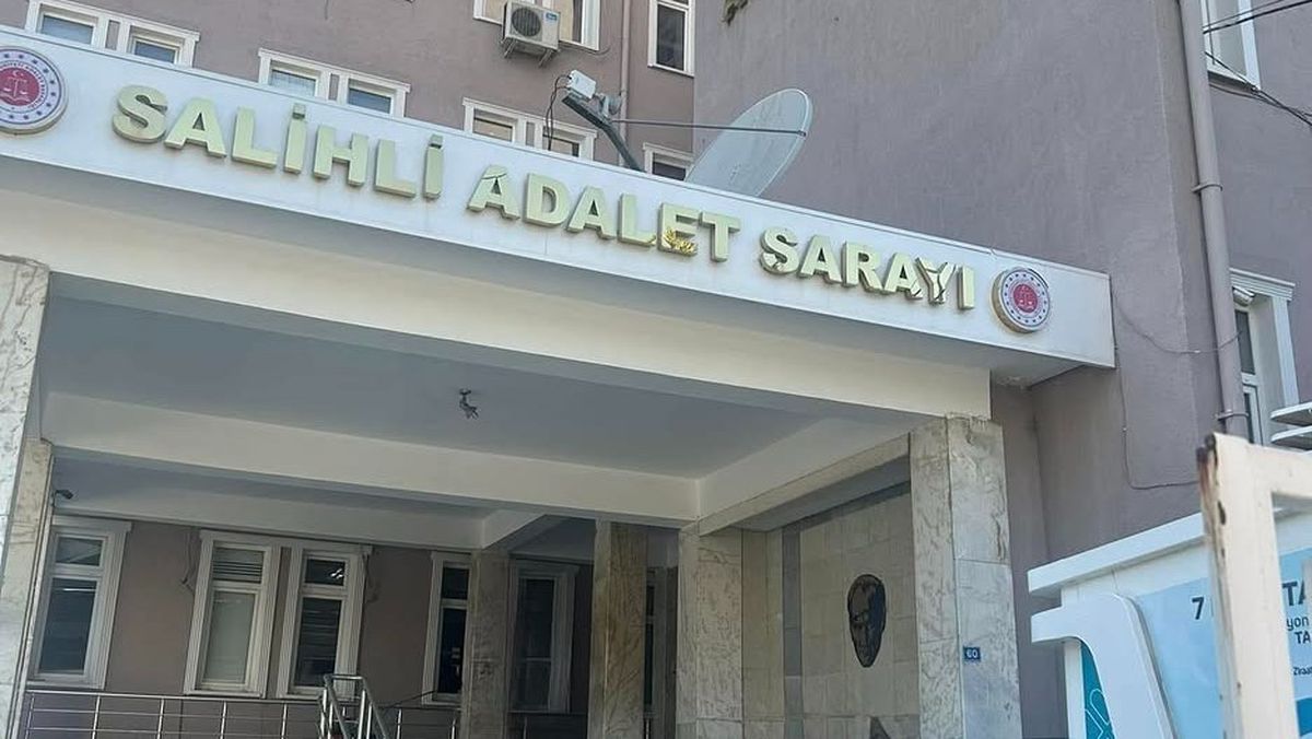 Salihli'de sunroof skandalı: 2 gözaltı