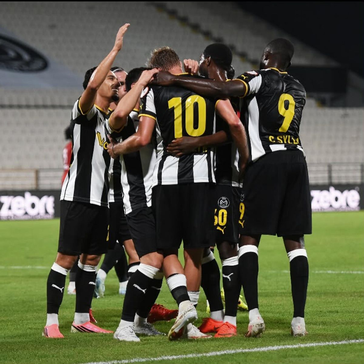 Manisa FK evinde Vanspor'u 4-1 yendi