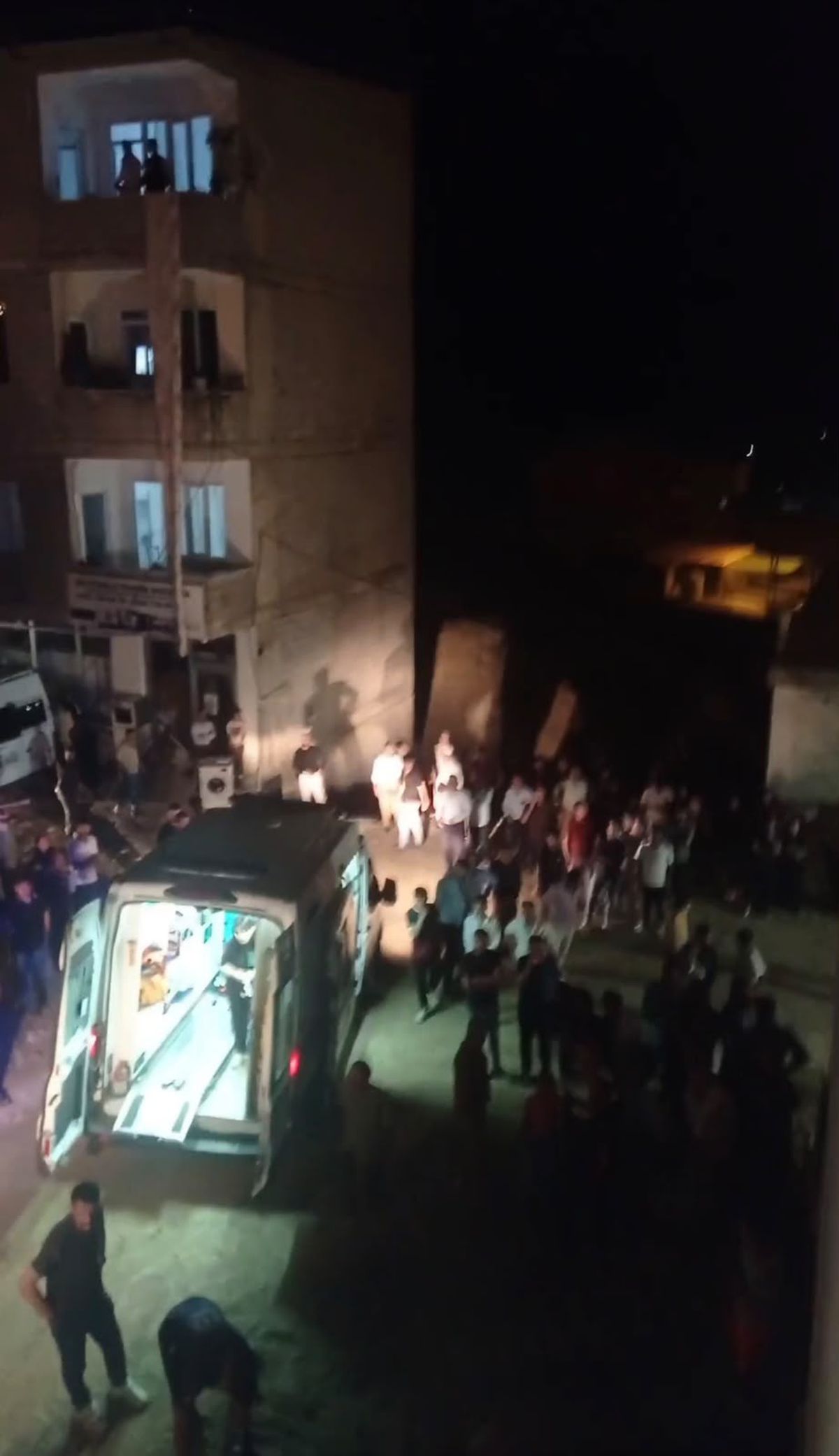Hakkari'de Anahtarını İçeride Unutan Uzman Çavuş, Kurtarma Sırasında Hayatını Kaybetti