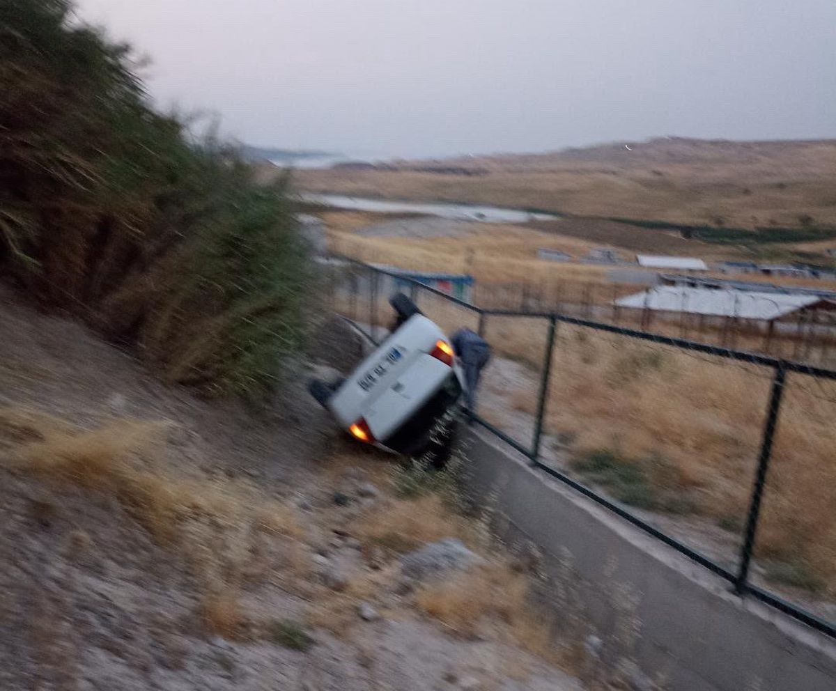 Adıyaman'da Otomobil Şarampole Yuvarlandı