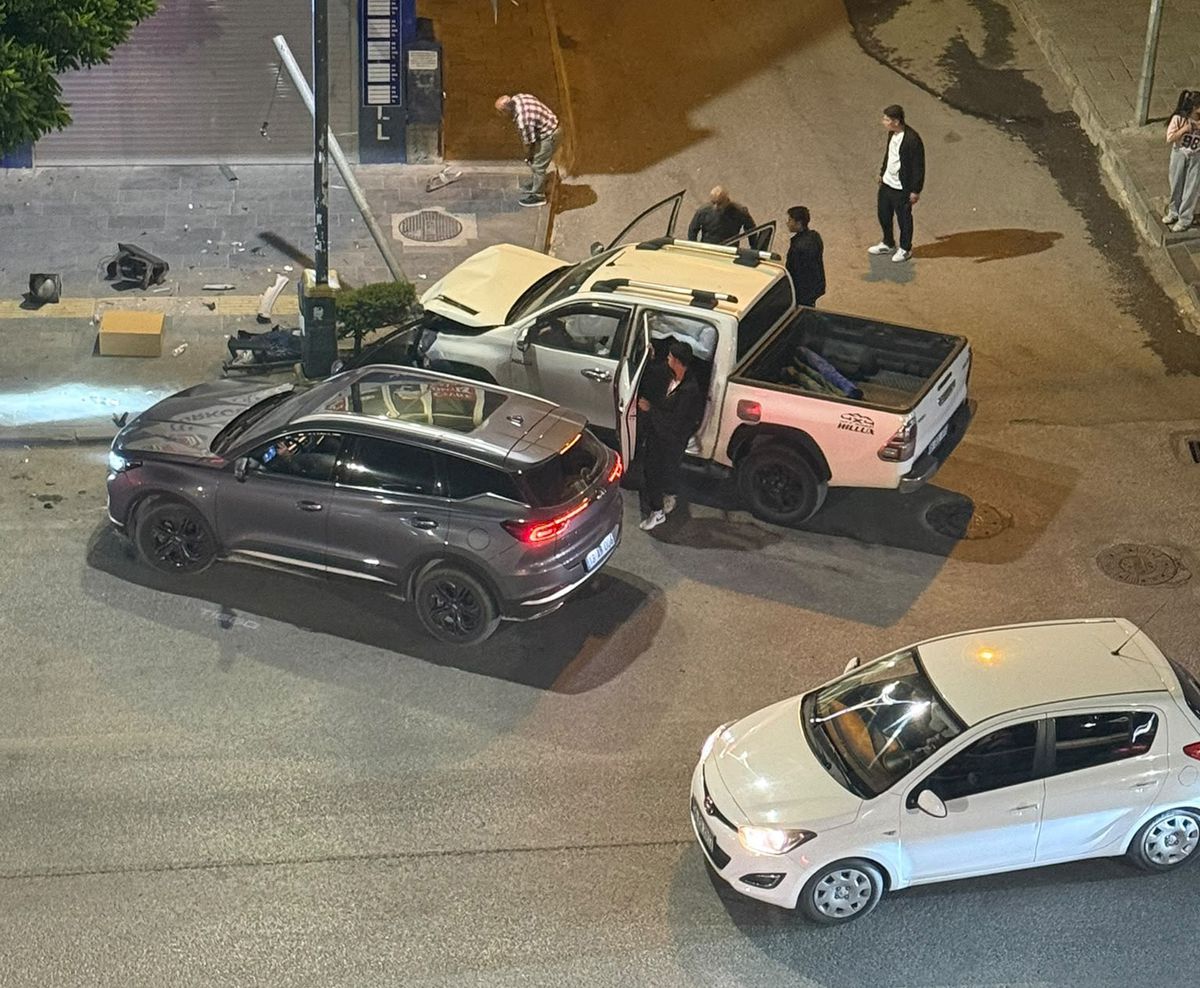 Tatvan'da iki araç çarpıştı: 5 yaralı