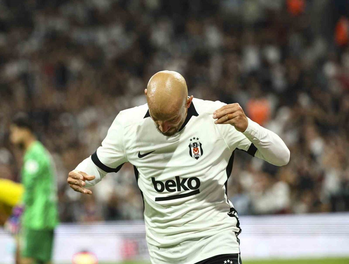 Beşiktaş, Eyüpspor karşısında ilk yarıyı 1-0 önde kapattı