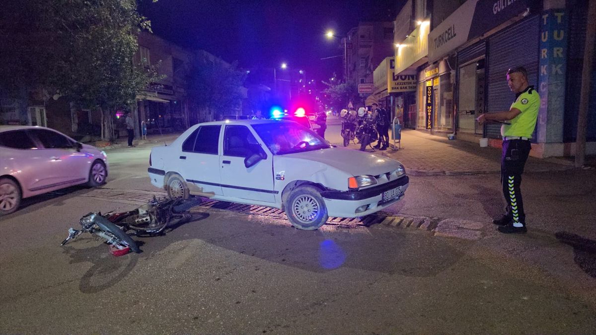 Kozan'da motosiklet-otomobil çarpıştı: 1 yaralı