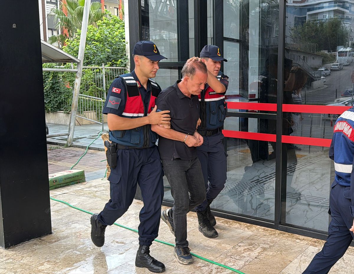 Alanya'da bıçaklı saldırı: Eşini ve kayınvalidesini yaralayan şüpheli tutuklandı