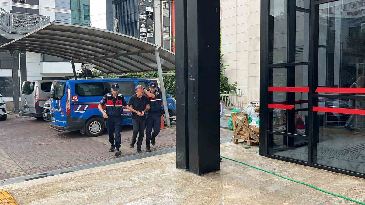 Alanya'da aile trajedisi: Eşini ve kayınvalidesini bıçaklayan şüpheli tutuklandı