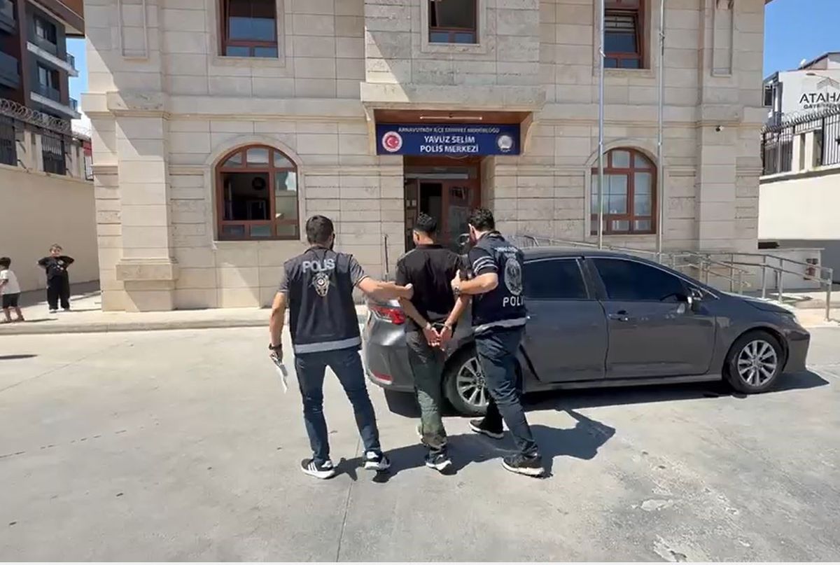 Arnavutköy'de Atı Dakikalarca Döven Şahıs Yakalandı