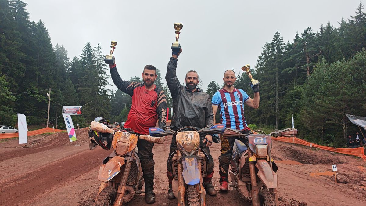 Kafkasör Yaylası'nda Motosiklet Festivali: Sağanak Altında Renkli Yarışlar