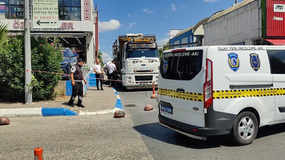 Bağcılar’da Kamyonda Ölü Bulundu