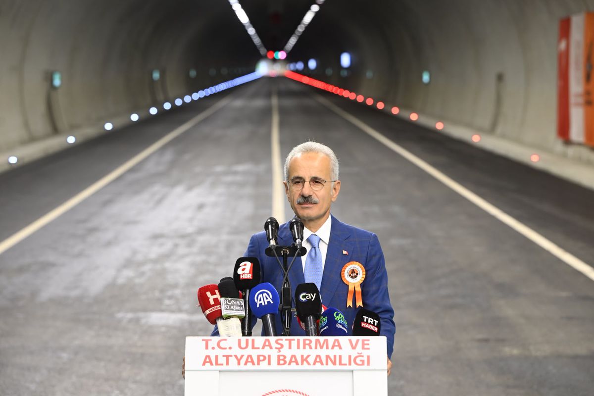 Bakan Uraloğlu: Ulaşımda Altın Bir Çağ Yaşıyoruz