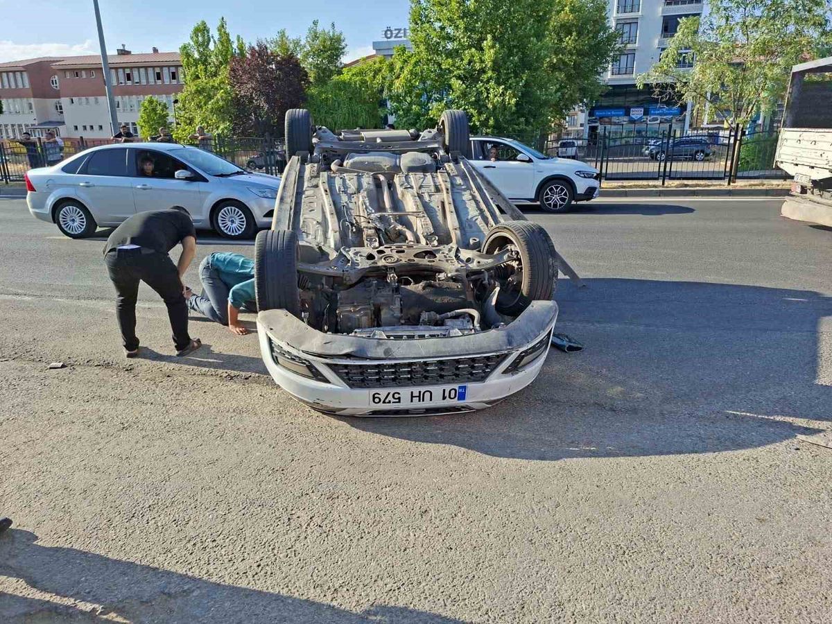 Bingöl'de Otomobil Kazası: 3 Yaralı