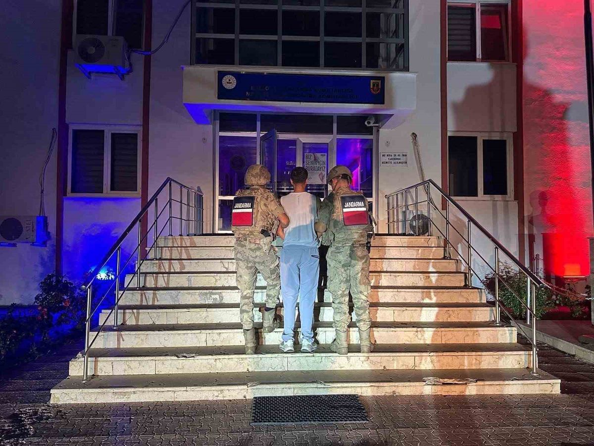 Bingöl'de Jandarma Operasyonu: 5 Hükümlü Yakalandı, Büyük Miktarda Uyuşturucu Ele Geçirildi