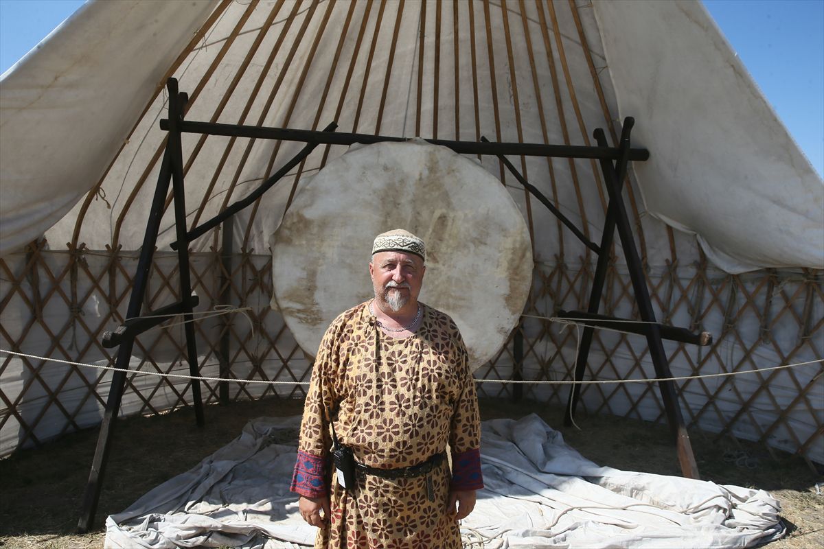 Büyük Hun-Türk Kurultayı'nda Tarihe Yolculuk