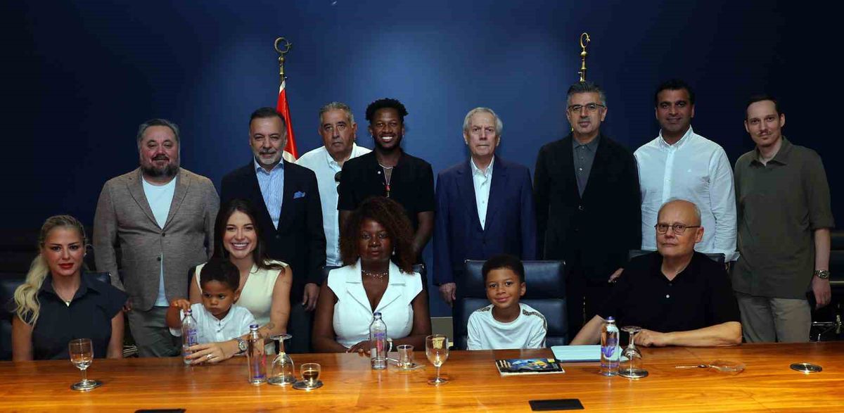 Fred'in Fenerbahçe'ye Veda Ziyareti