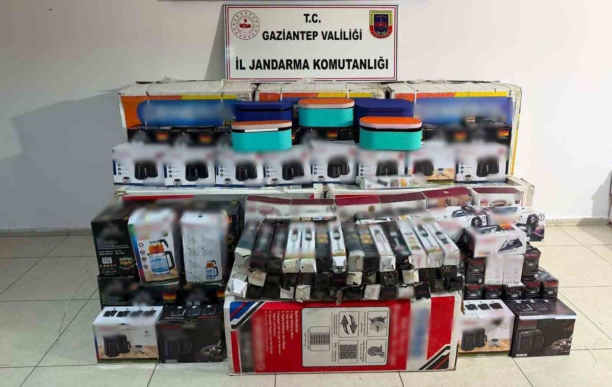 Gaziantep'te Kaçak Elektronik Operasyonu: 1 Milyon 370 Bin TL Değerinde Malzeme Ele Geçirildi