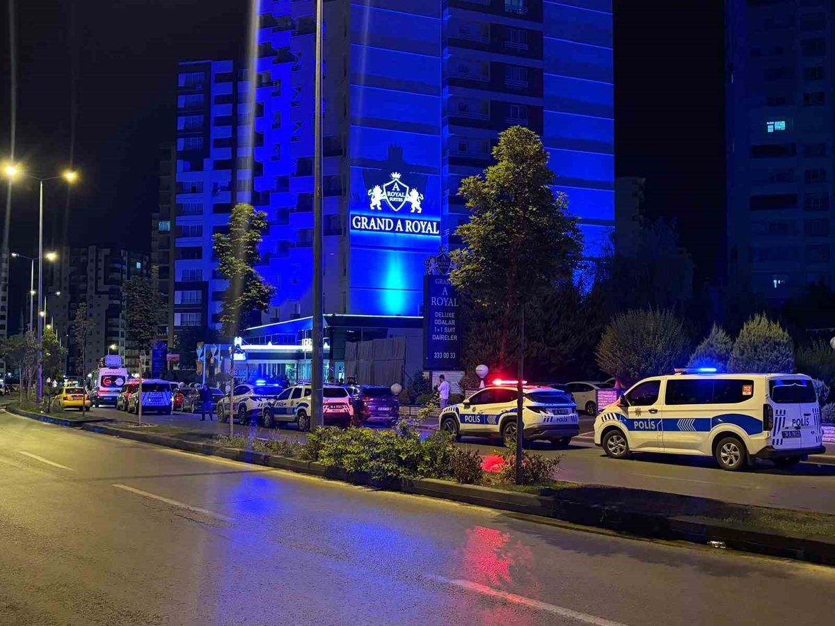 Kayseri'de Dehşet: Kadın 5. Kattan Atıldı, Bıçaklandığı Ortaya Çıktı