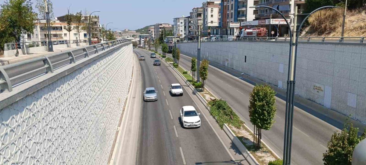 İzmir'de taşıt sayısı arttı: 2 milyon 167 bin