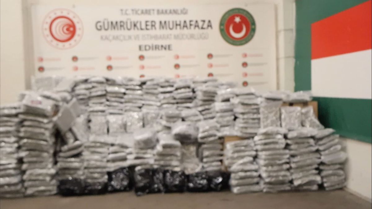 Kapıkule'de 810 Kilogram Esrar Ele Geçirildi