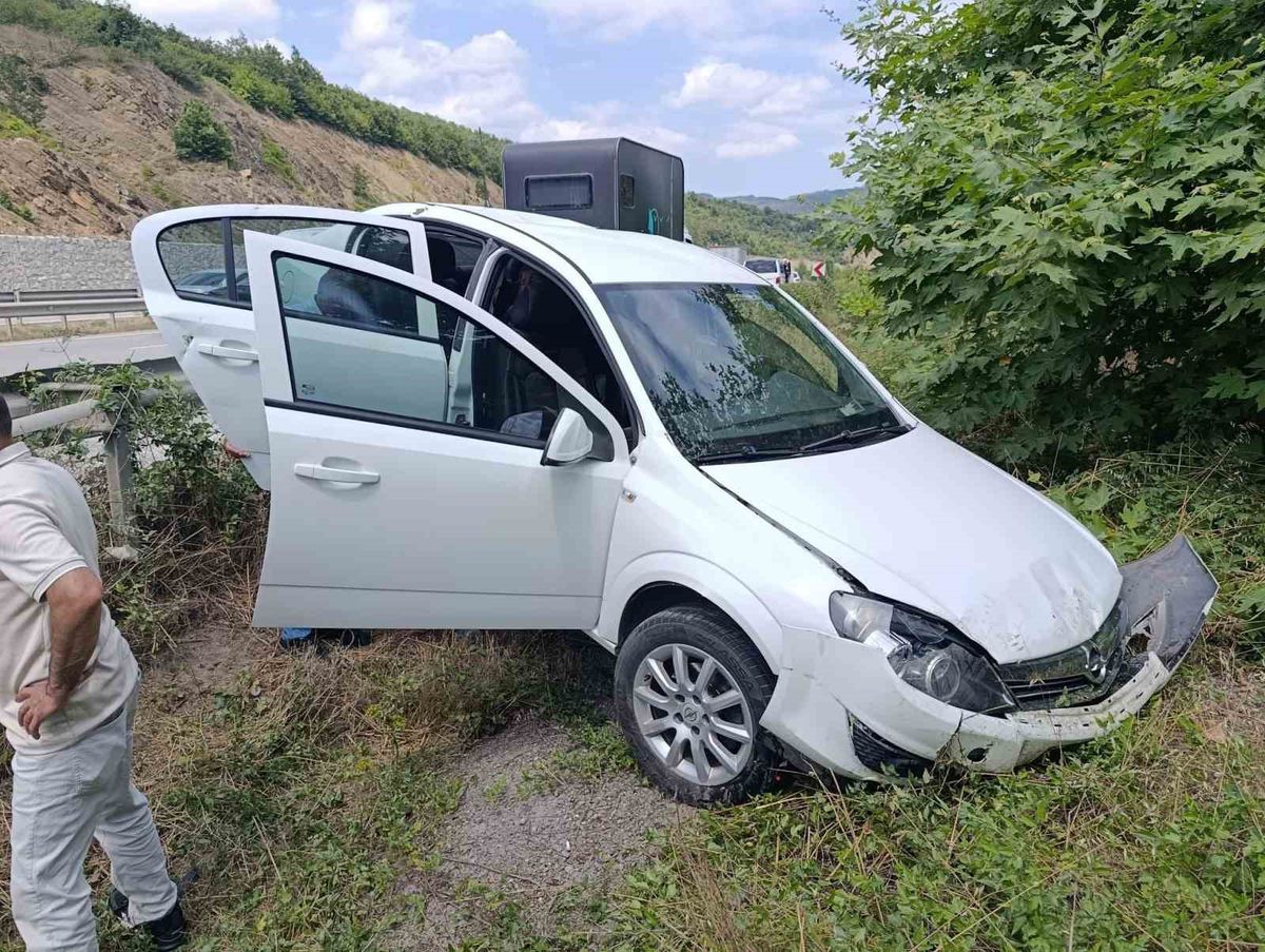 Kavak'ta Trafik Kazası: 5 Yaralı