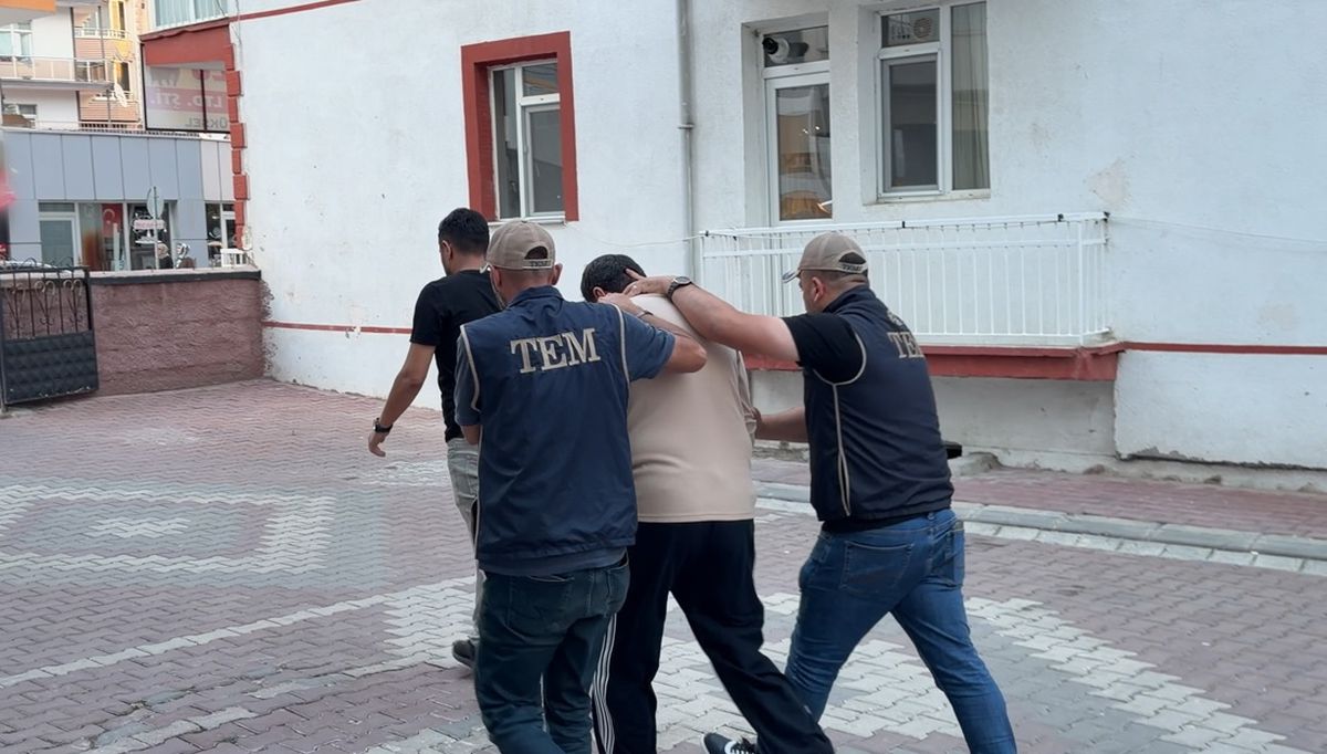 Kırmızı Bültenle Aranan Terör Şüphelisi Türkiye'de Yakalandı
