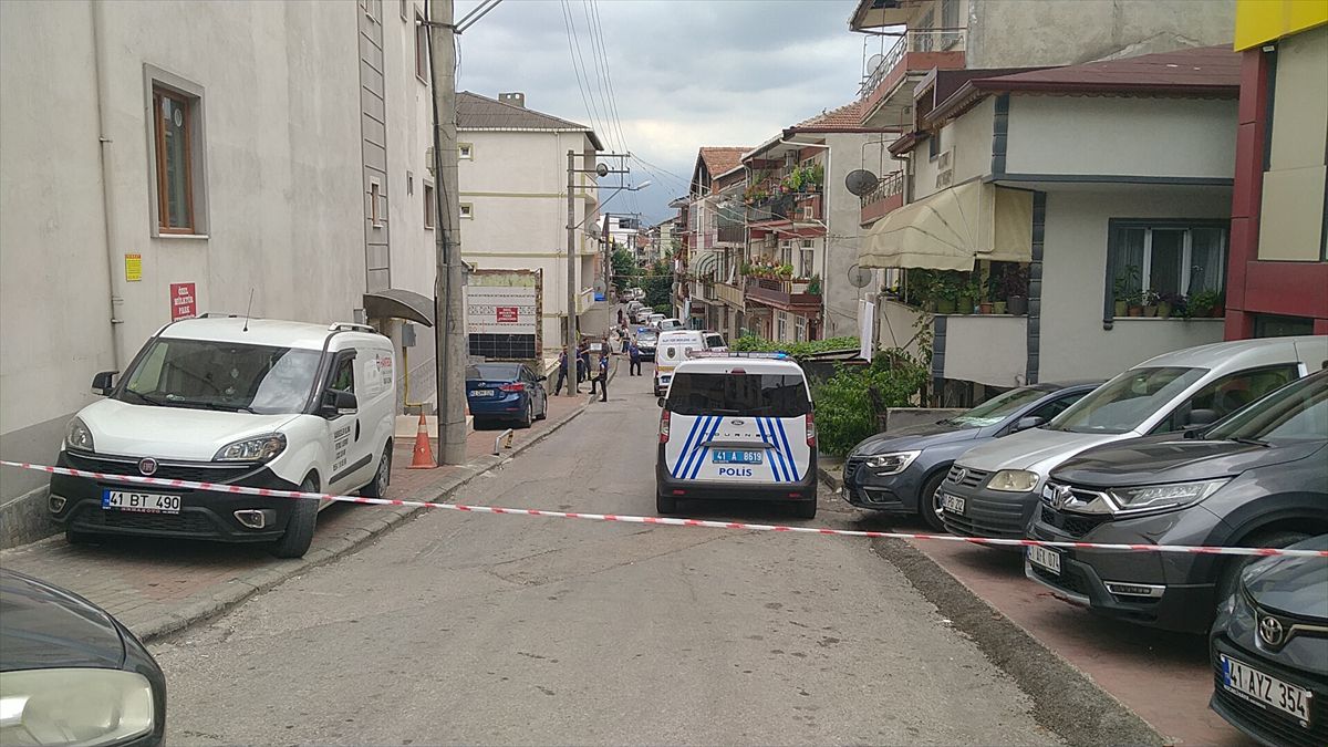 İzmit'te Silahlı Saldırı: Şüpheli İntihar Etti, Mağdur Ağır Yaralı