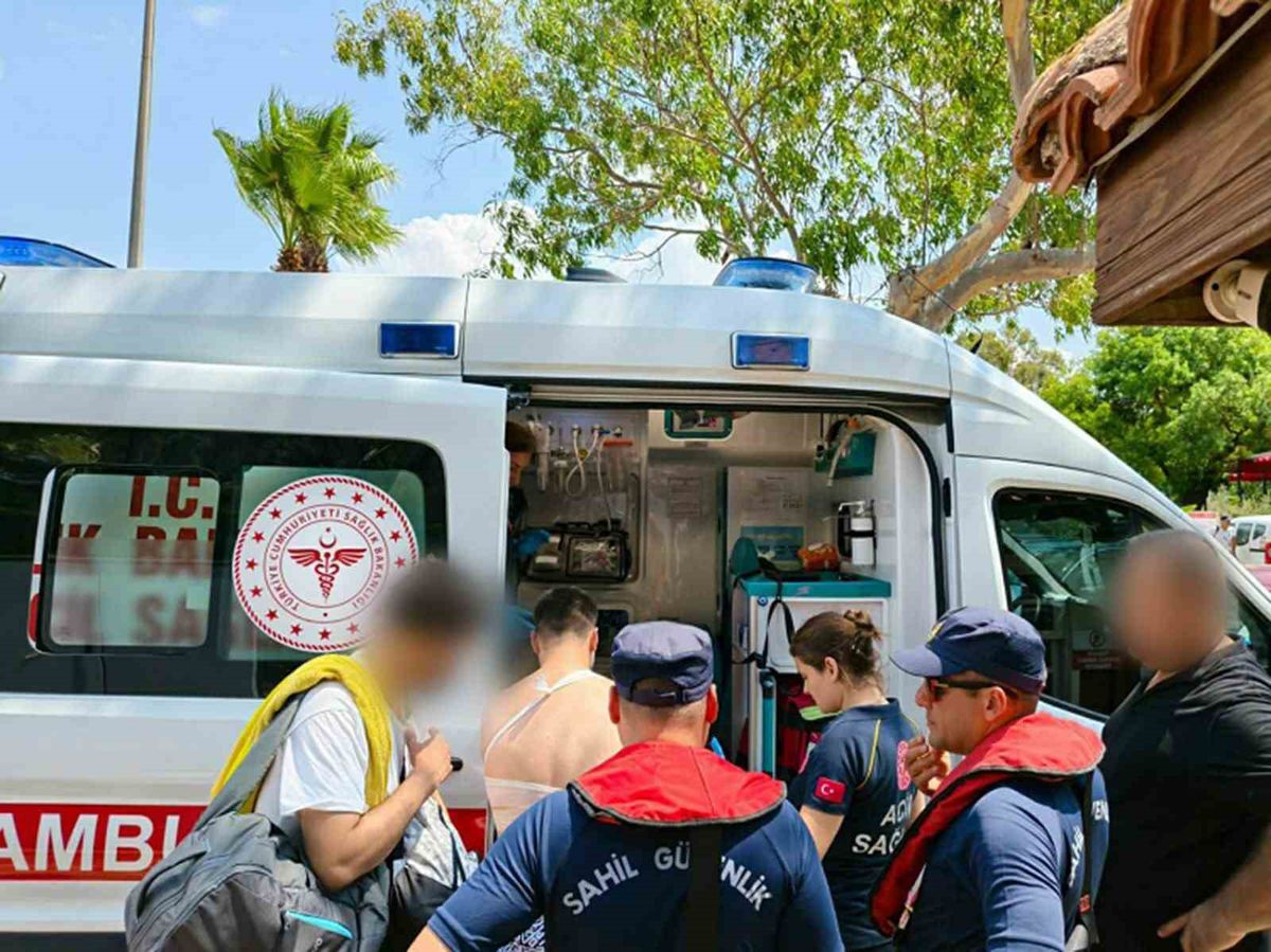 Fethiye ve Marmaris'te Teknelerde Yaralanan İki Kişi Sahil Güvenlikle Tahliye Edildi
