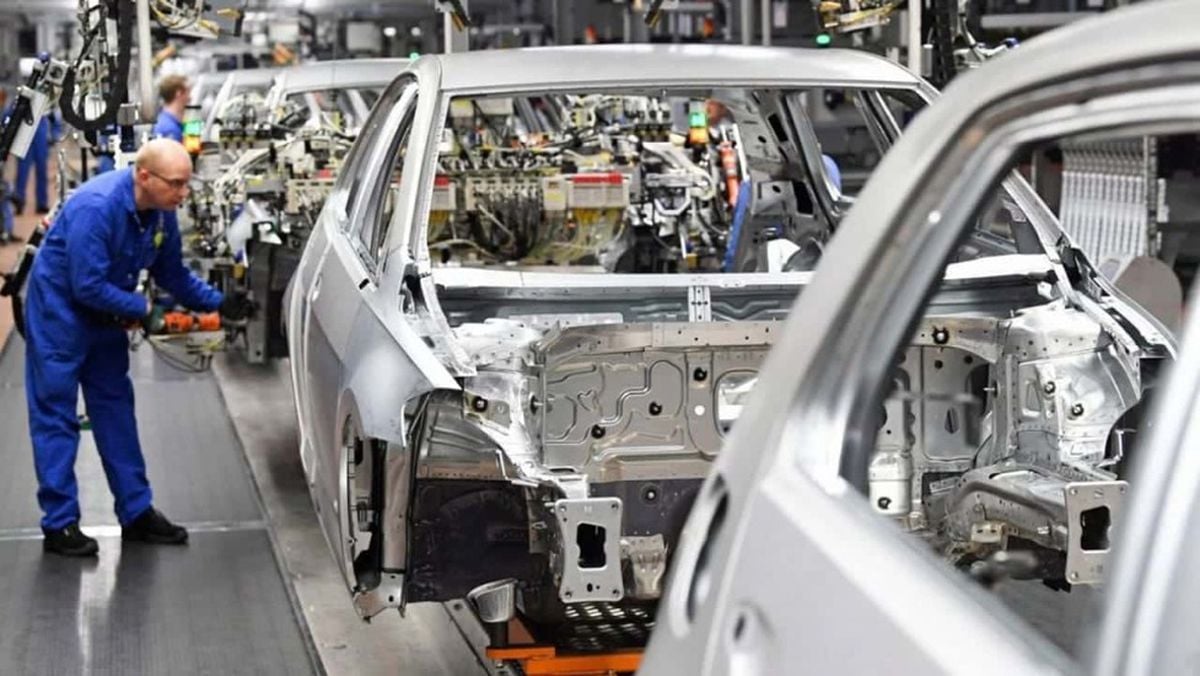 Otomotiv üretimi yüzde 8, otomobil ihracatı yüzde 29 geriledi