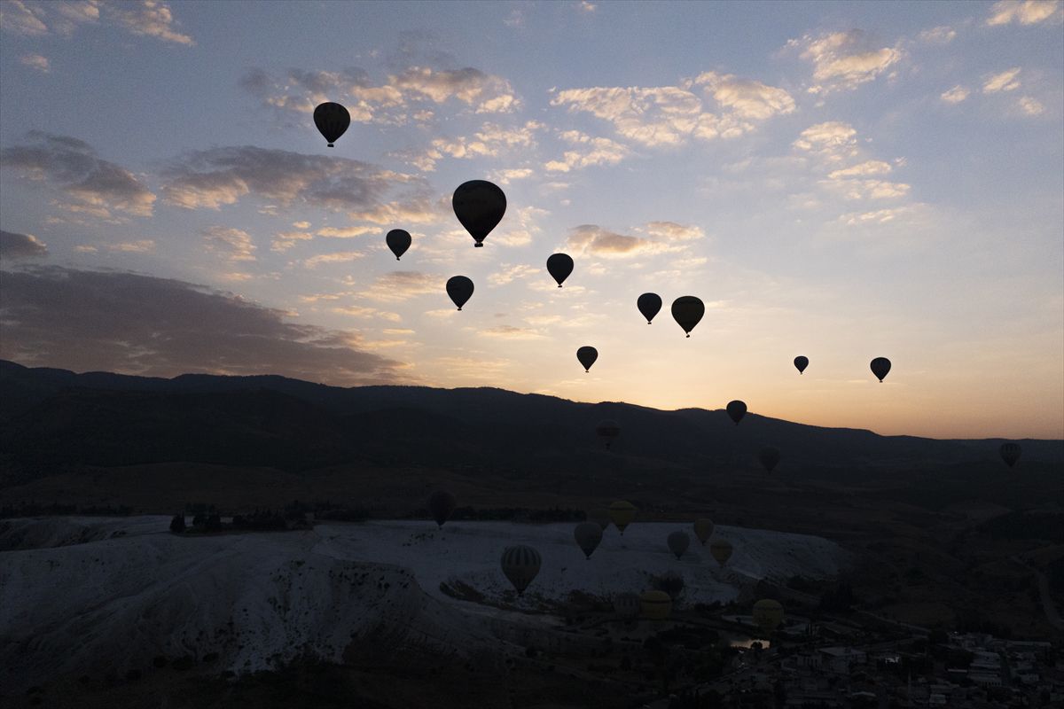 Pamukkale'de Gün Doğumundan Geceye Farklı Deneyimler