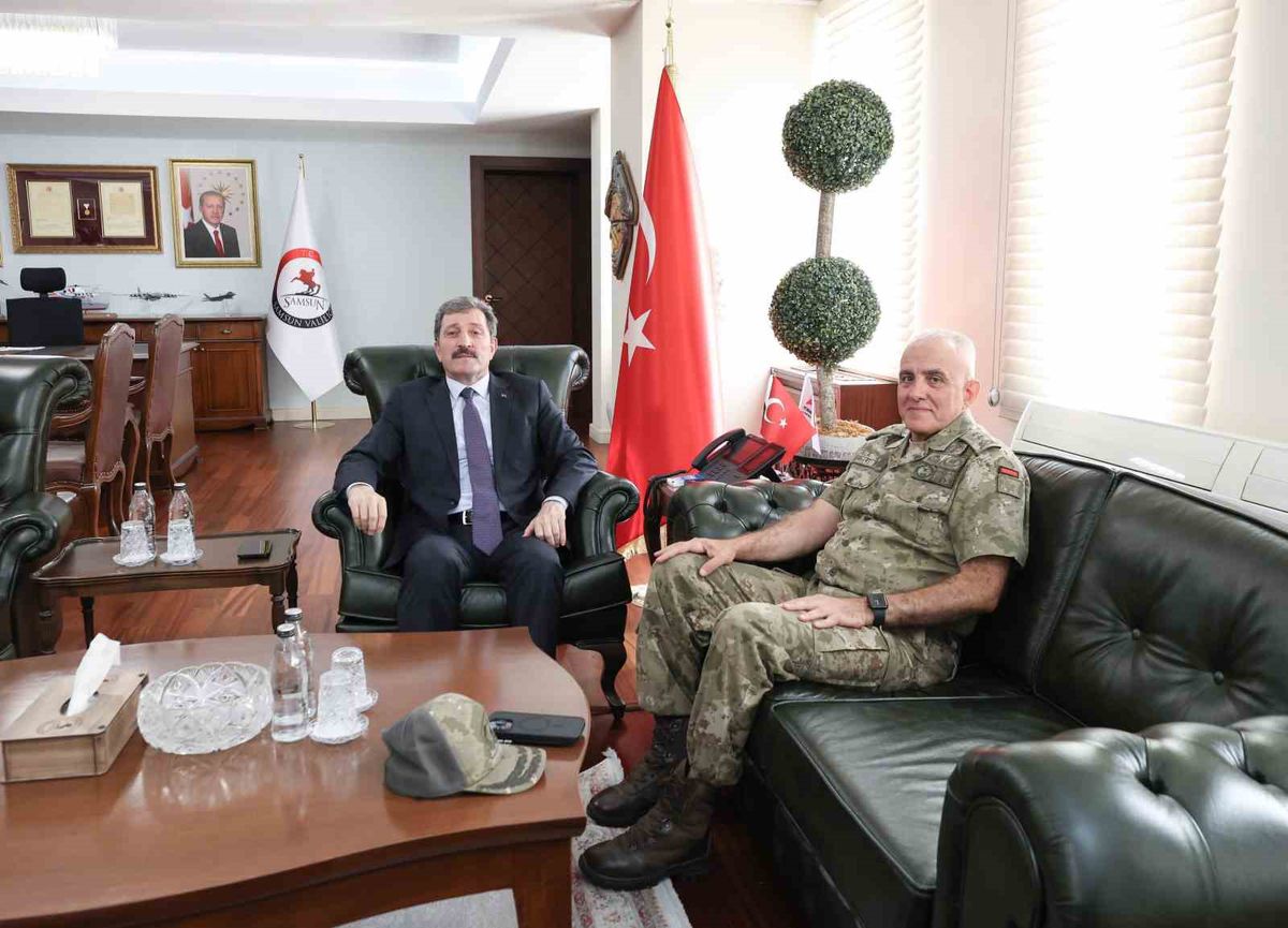 Gazi Tümgeneral Davut Ala, Samsun Valisi'ne Veda Ziyareti Gerçekleştirdi