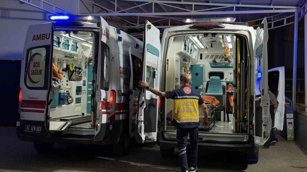 Yol verme kavgası kanlı bitti: 2 yaralı