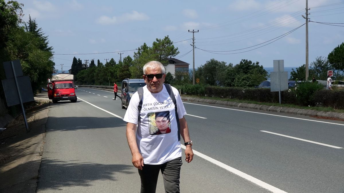 'Yürüyen Adam'dan Çocuk Ölümlerine Karşı Ankara Yürüyüşü