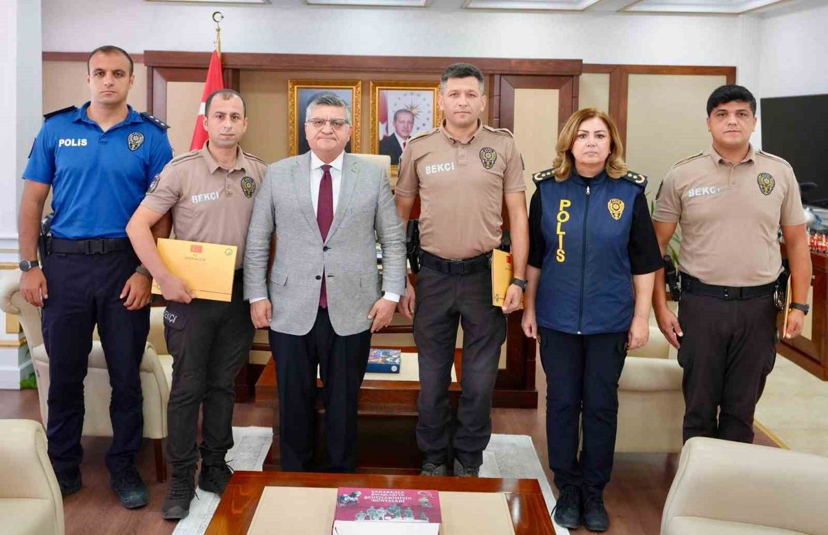 Sinop'ta Başarılı Mahalle Bekçilerine Başarı Belgesi