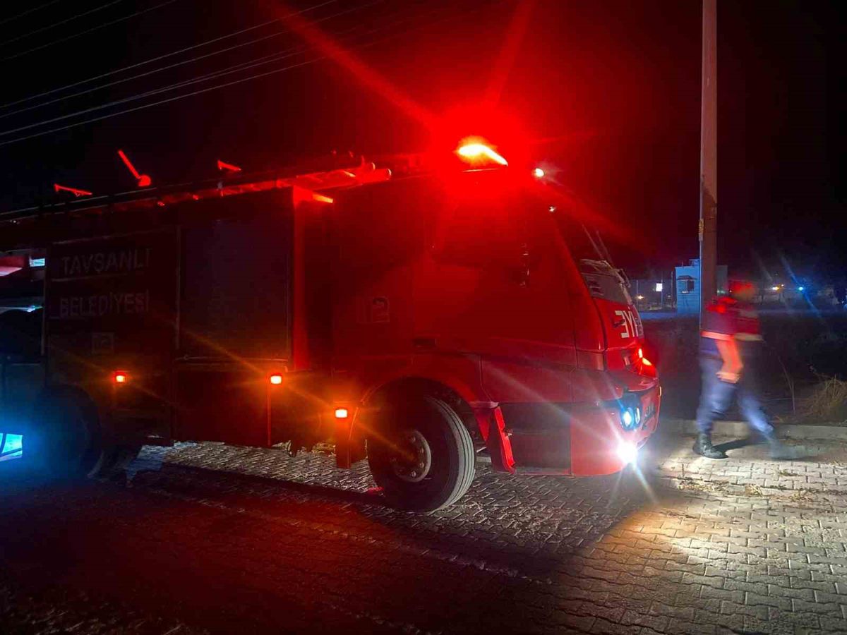 Tavşanlı'da Trafo Patlaması: Yangın Büyümeden Söndürüldü