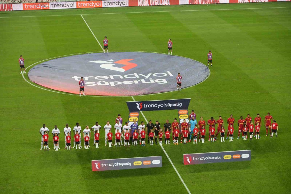 Samsunspor-Göztepe: İlk 15 Dakika Konuk Ekibin Üstünlüğüyle Geçildi