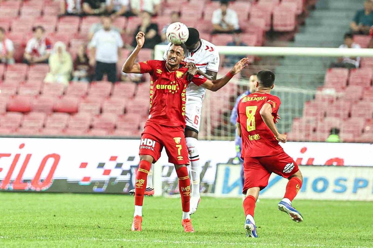 Samsunspor ilk yarıda önde: 2-1