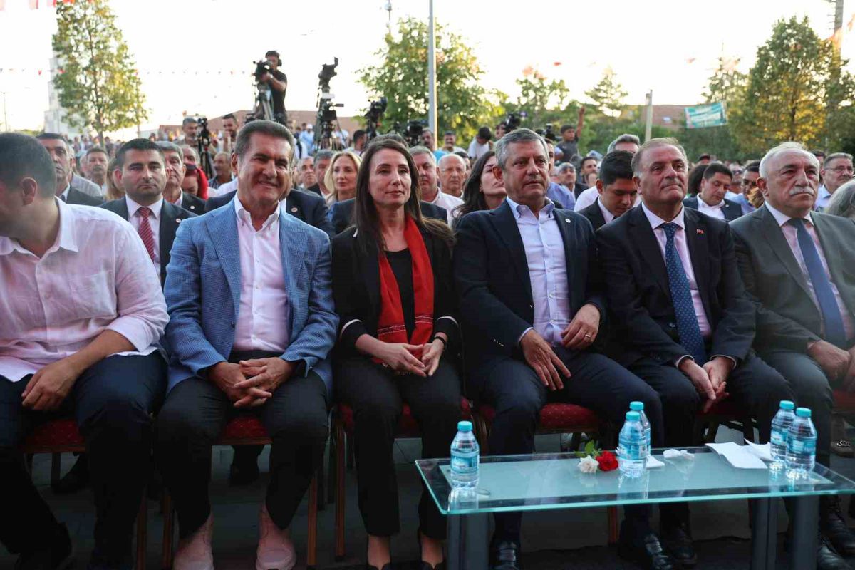 Özgür Özel: Cemevi de ibadethanedir