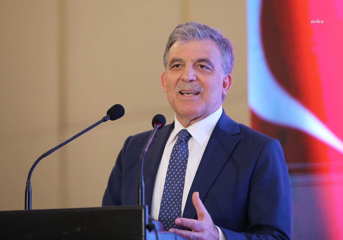 Abdullah Gül'den çerçeve yasaya destek: 'Kürt meselesinde yeni bir kapı açıldı'