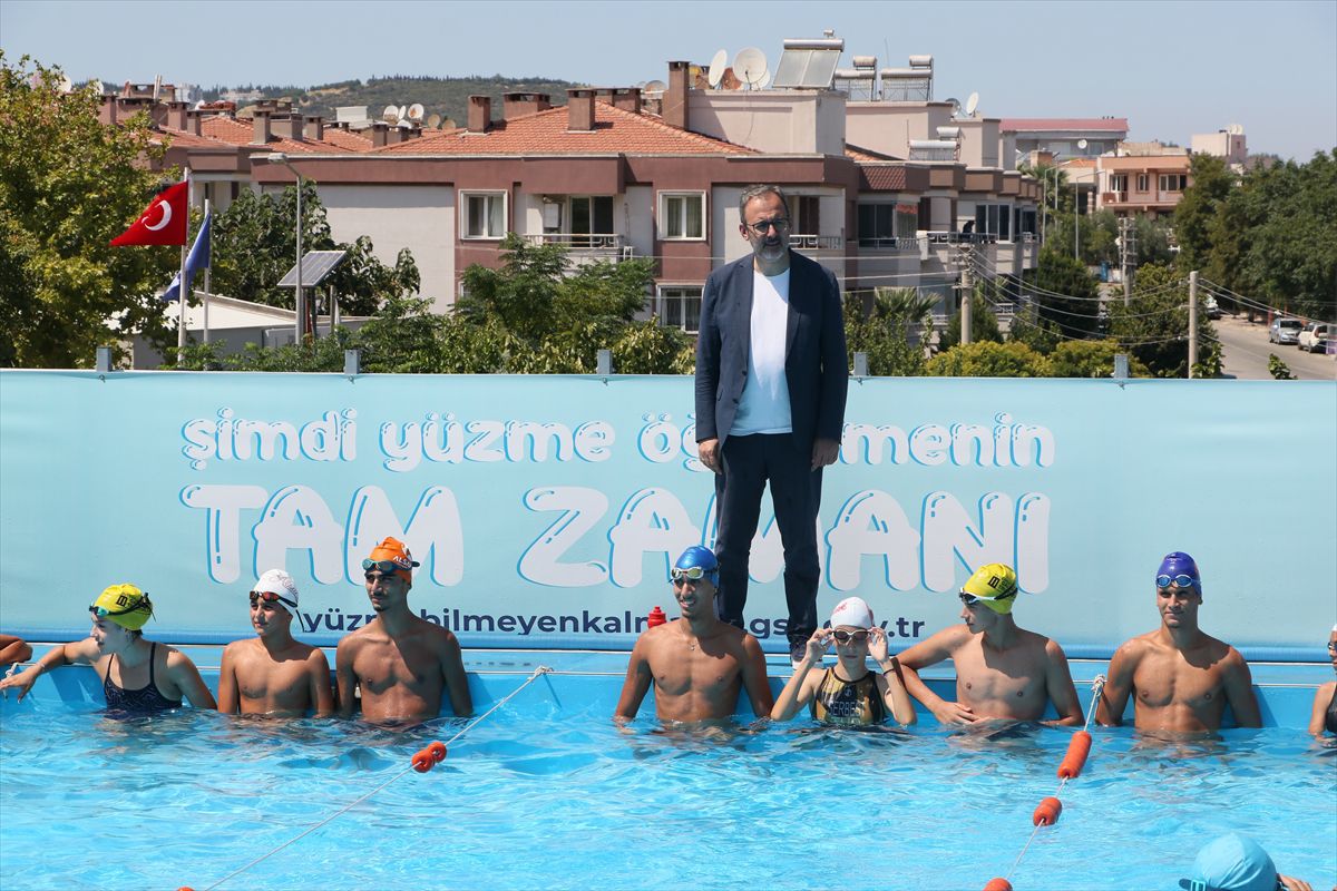Kasapoğlu: İzmir'in 9 ilçesinde portatif havuz var